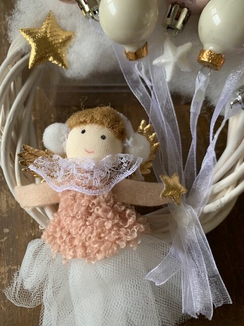 Novogodišnji venčić za vrata Snežna vila