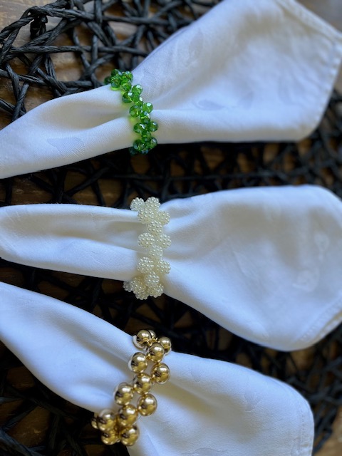 Dekorativni prsten za salvete Makrame perle