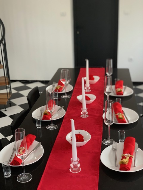 Dekorativni prstenčić zlatni gajtan sa kristalom