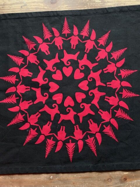 Novogodišnji dekorativni raner Šumski patuljci u kolu