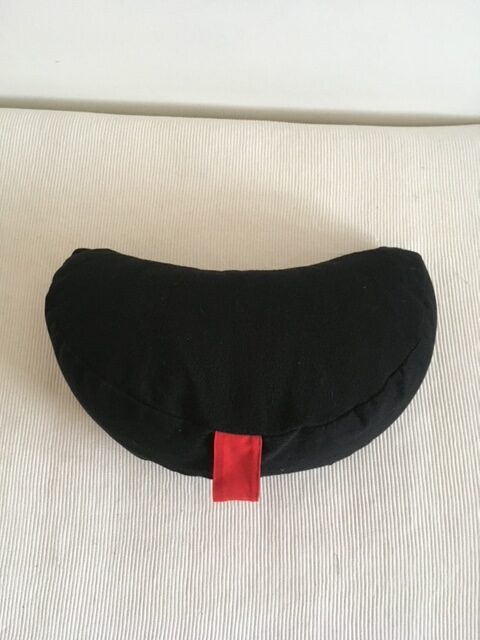 Jastuk za meditaciju u obliku polumeseca Crni