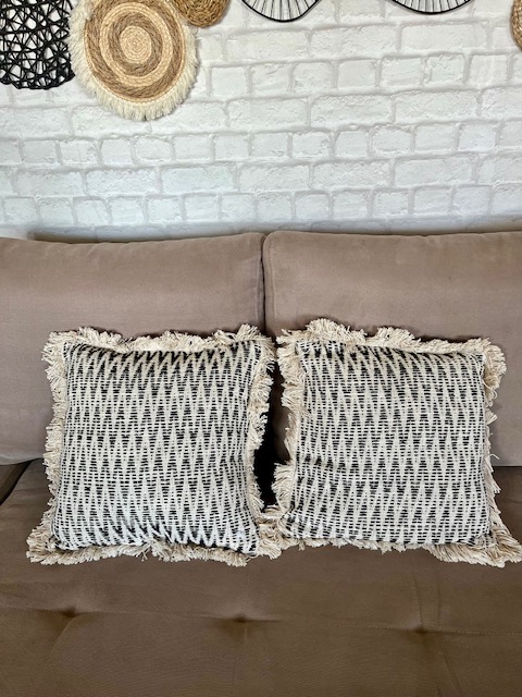 Dekorativni boho jastuk sa resama cik cak