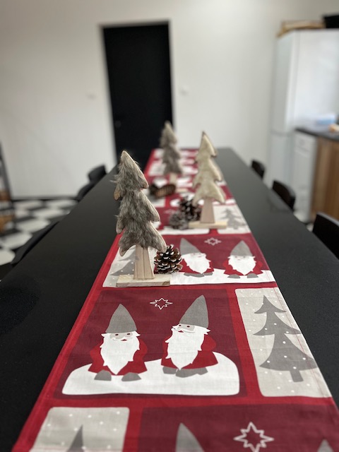 Bordo dekorativni raner od pamuka patuljci