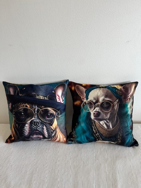 Dekorativni jastuk od pliša Mops bajker